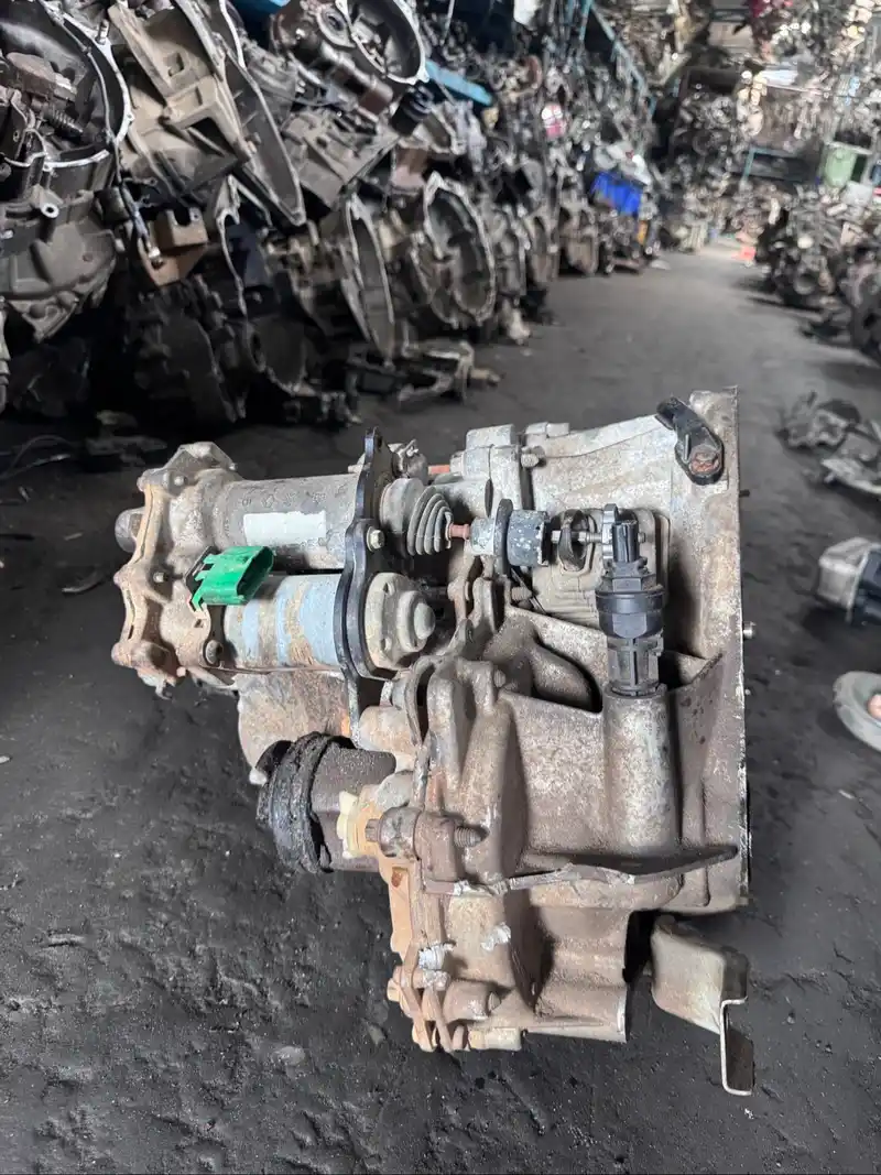 KWID 2018 MODEL AUTOMATIC GEARBOX