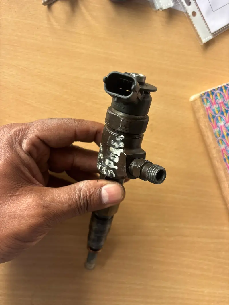 Eco sports diesel fuel injector/nozzle