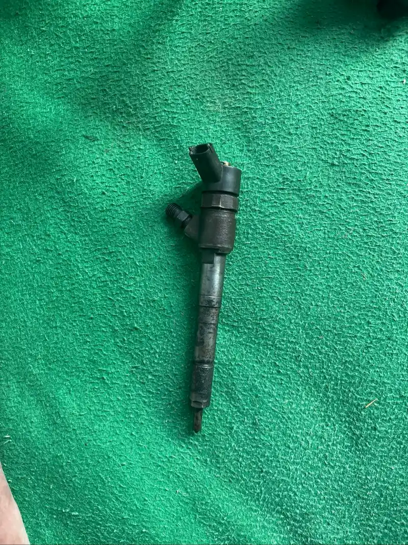 XUV 500 Fuel injecter/ nozzle