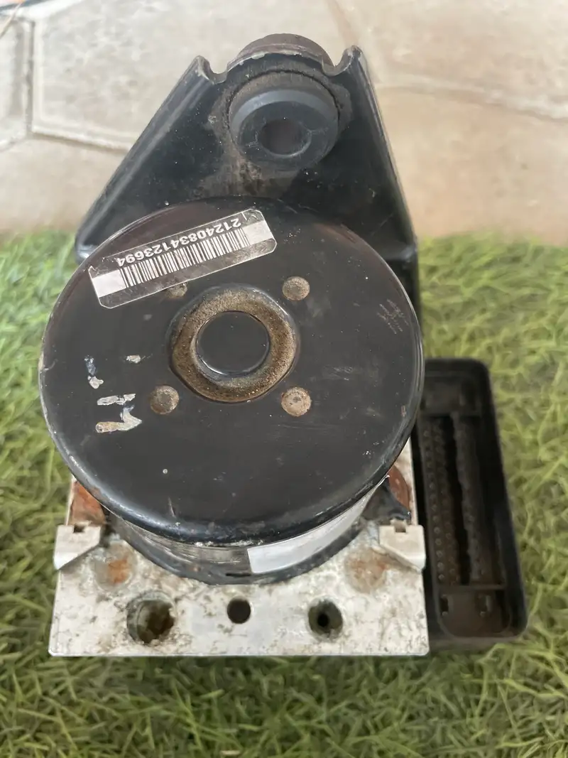 Superb v6 diesel abs module