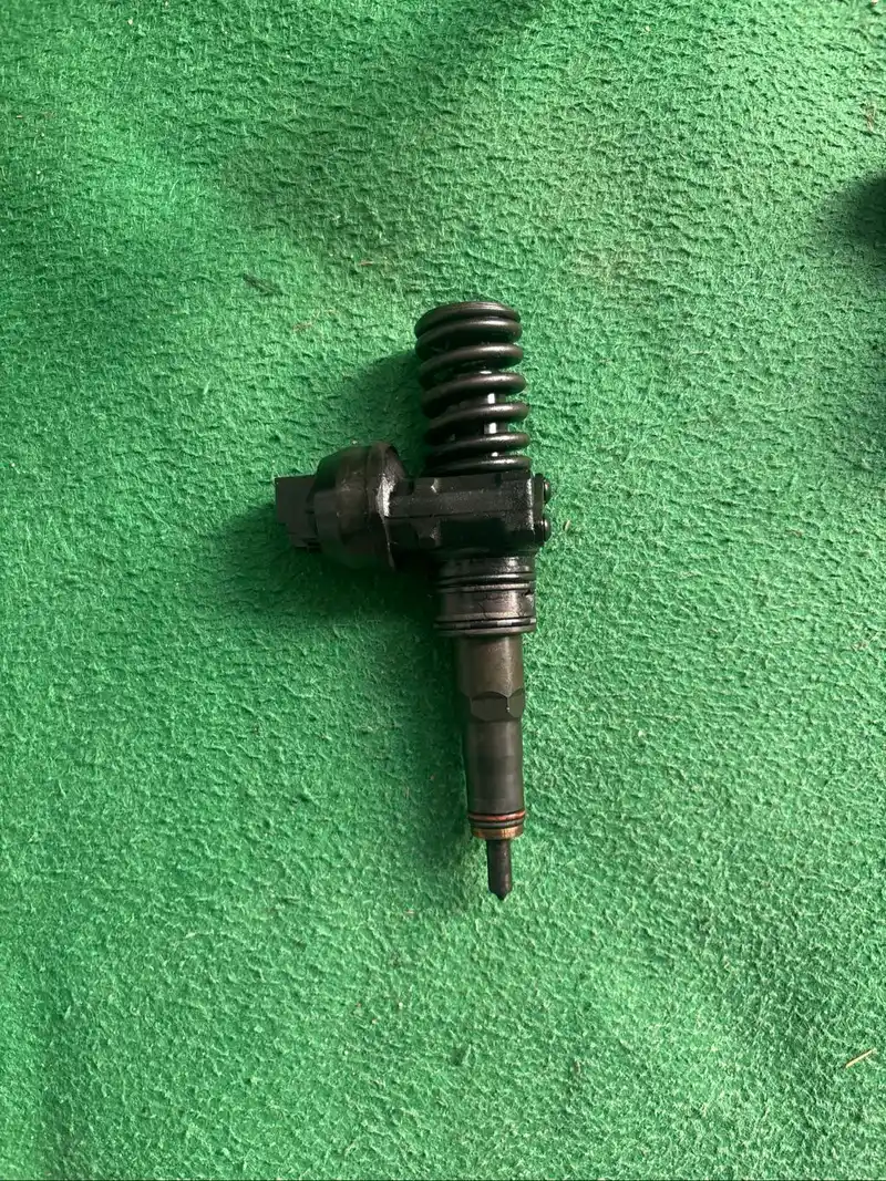 Laura 1.9 / Jetta 1.9  Fuel Injecter/nozzle