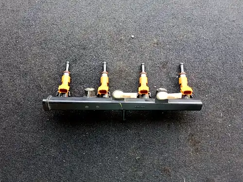Toyota urban cruiser petrol rails/injecter
