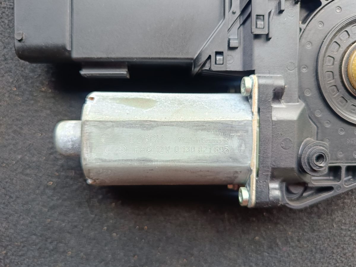 Skoda superb power window motor front L/H