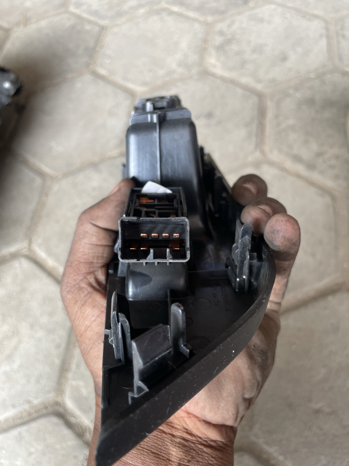 Kuv 100 power window switch