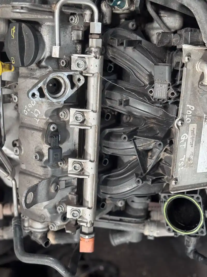 POLO GT TSI 2020 PETROL FUEL INJECTOR RAIL