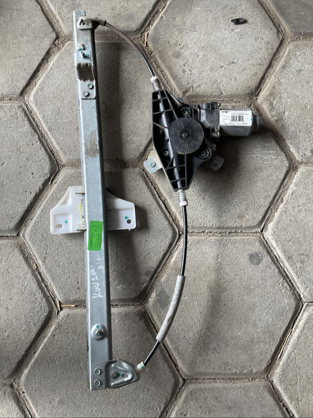 Kuv 100 rear right winder motor