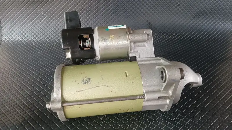 Mahindra XUV 300 Self Motor Manual Transmission