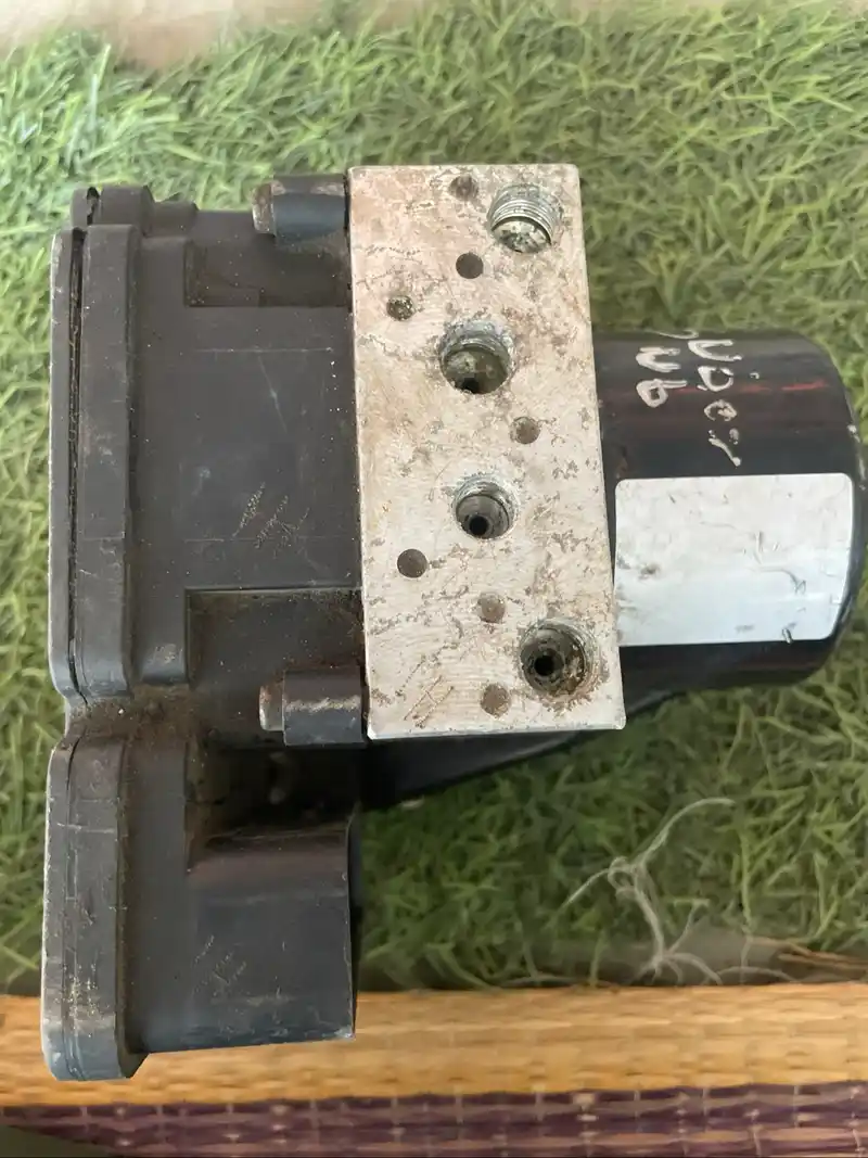 Superb v6 diesel abs module