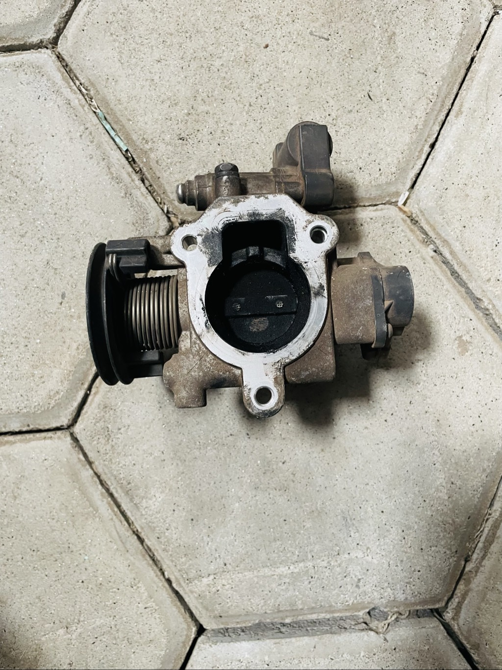 Eon/I10 throttle body