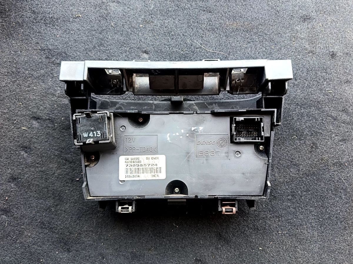 Punto Ac control switch