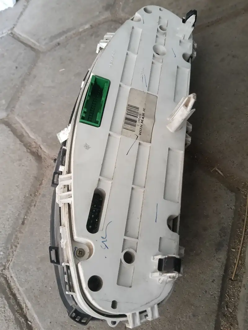 Tata Vista cluster/meter