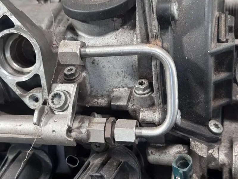 POLO GT TSI 2020 PETROL FUEL INJECTOR RAIL