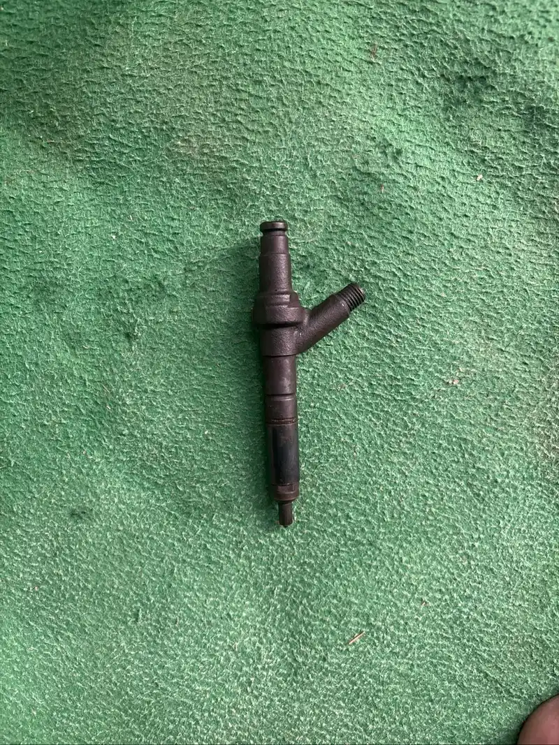 Tavera Fuel Injecter/nozzle