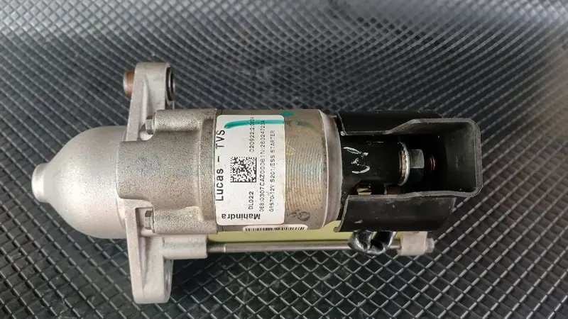 Mahindra XUV 300 Self Motor Manual Transmission