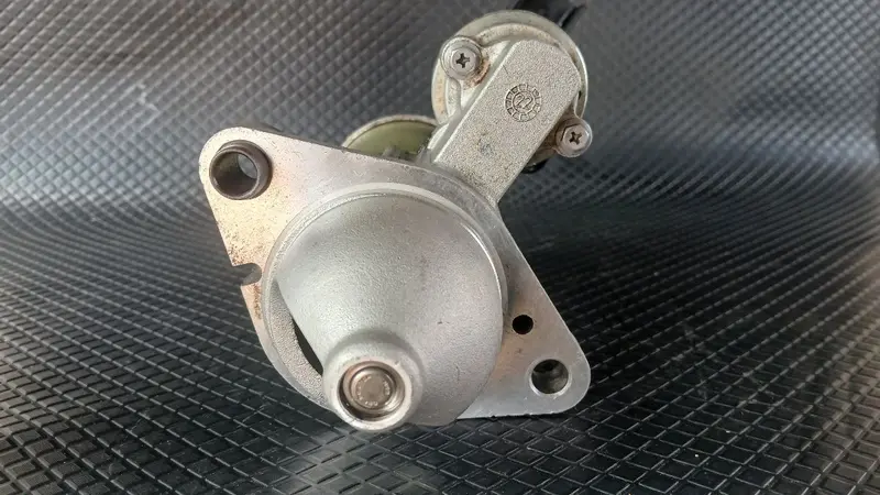 Mahindra XUV 300 Self Motor Manual Transmission