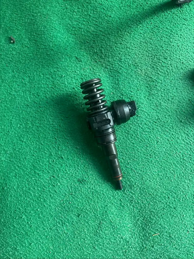 Laura 1.9 / Jetta 1.9  Fuel Injecter/nozzle