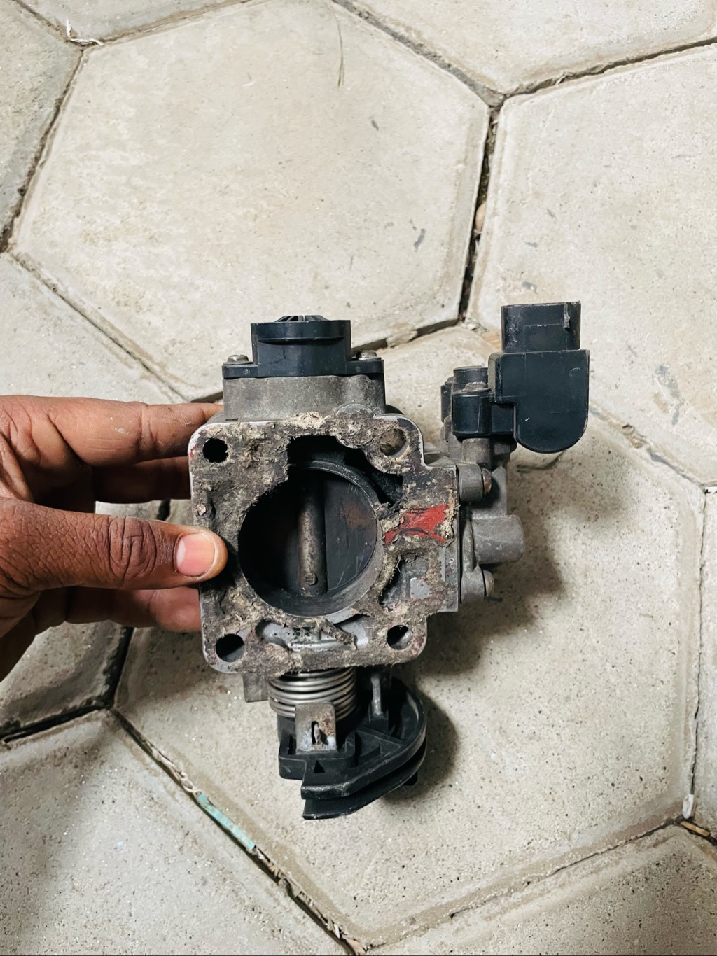 Maruthi Eeco throttle body