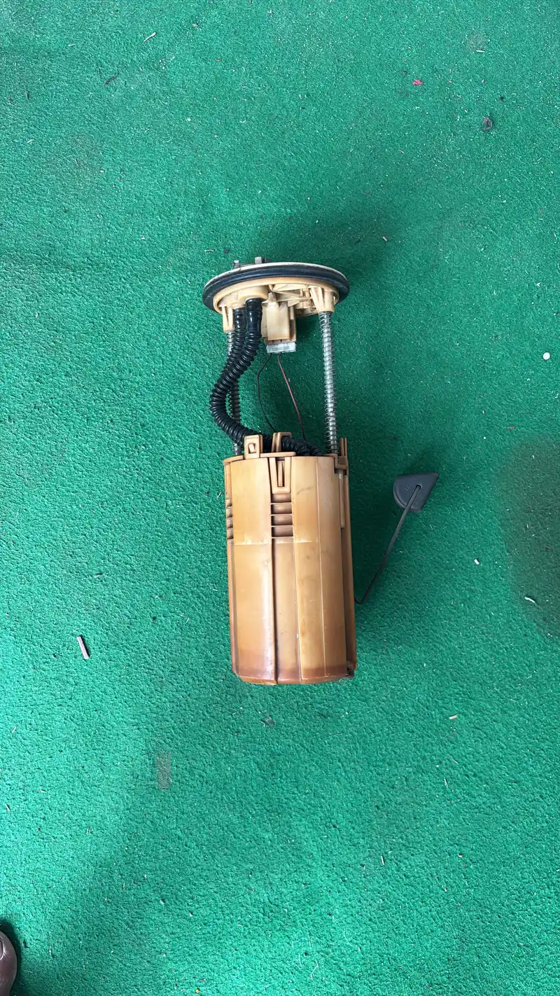 Innova diesel 2008 fuel pump/float
