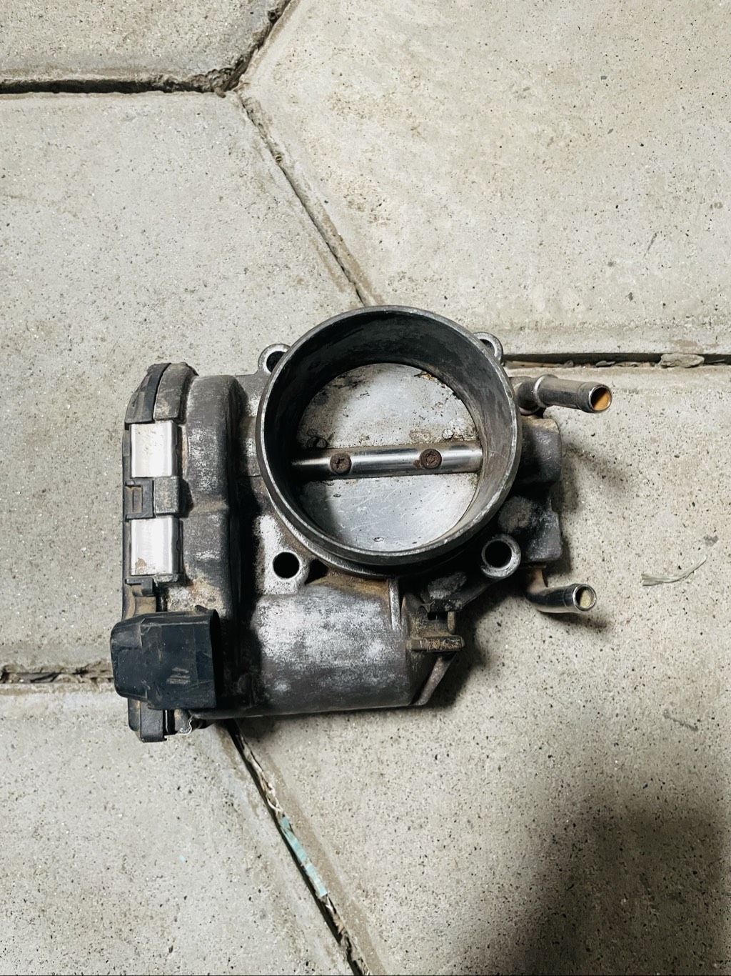 Sonata Throttle body