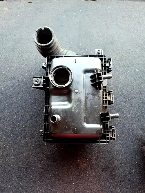 Renault Kwid Air Filter assembly