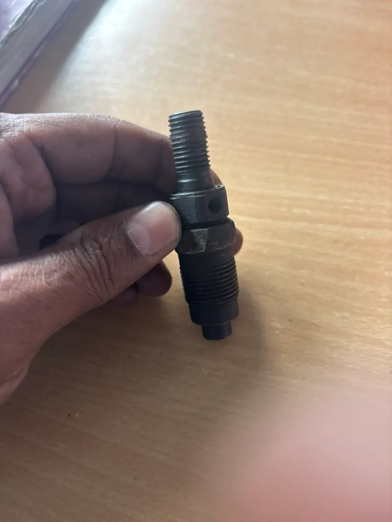 Lancer diesel fuel injector/nozzle