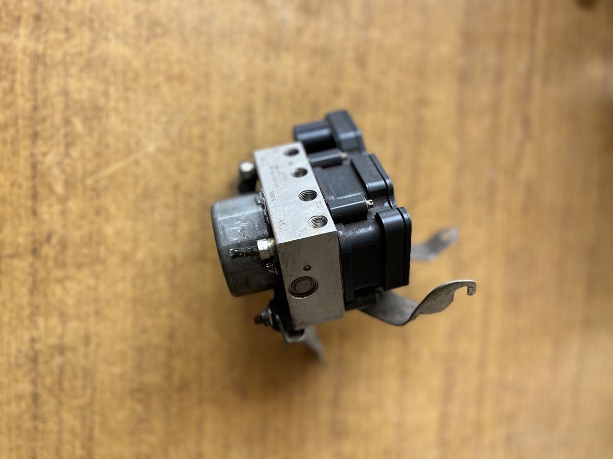 Honda jazz abs control module petrol (automatic)