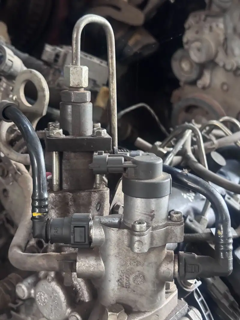 TUV 300 T8 DIESEL PUMP