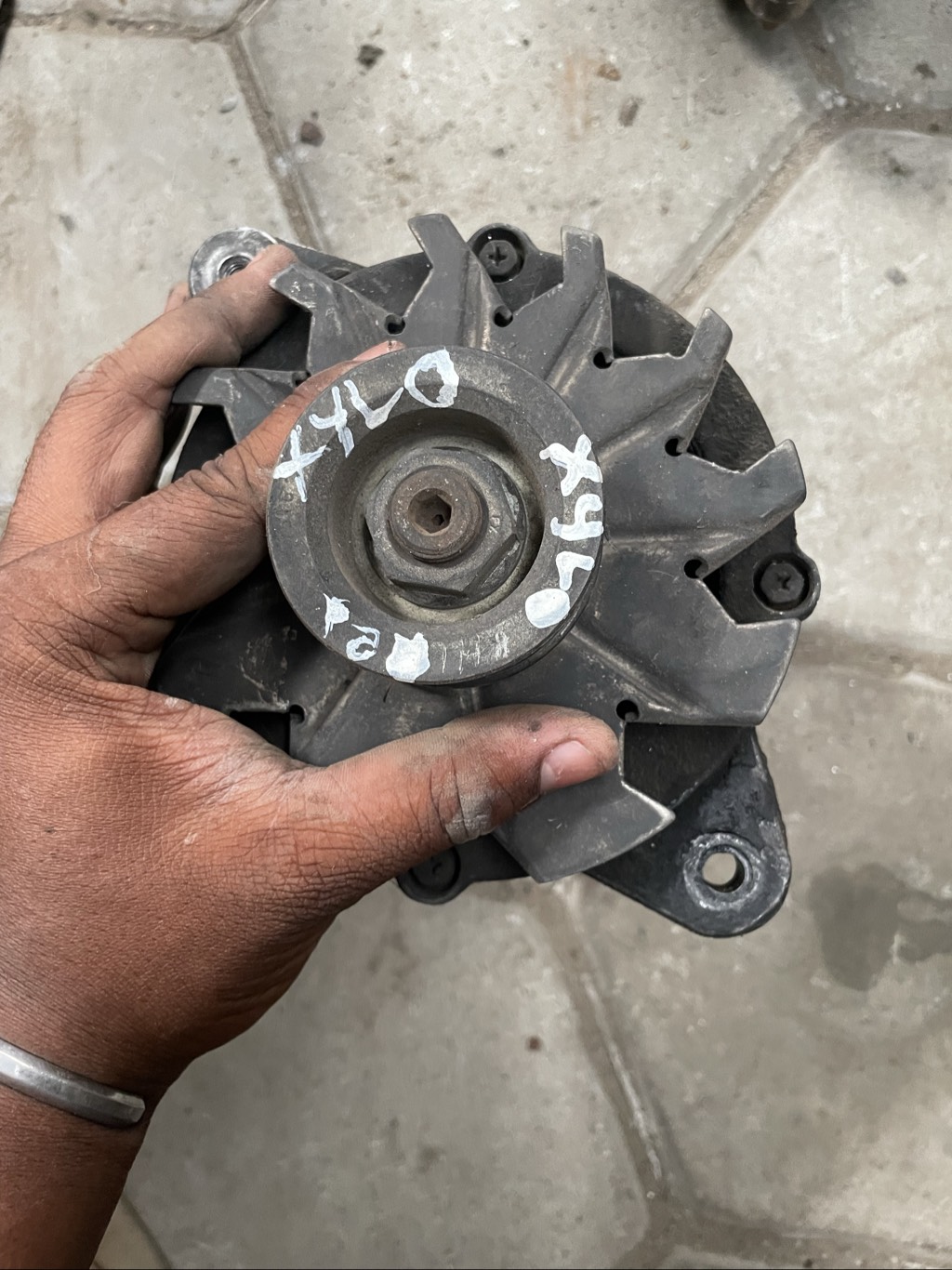 Xylo D4 alternator
