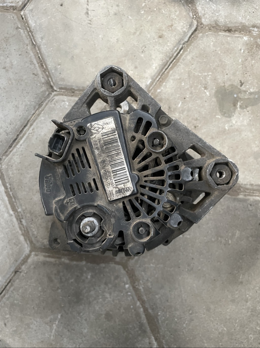 Logan/Verito/Alternator