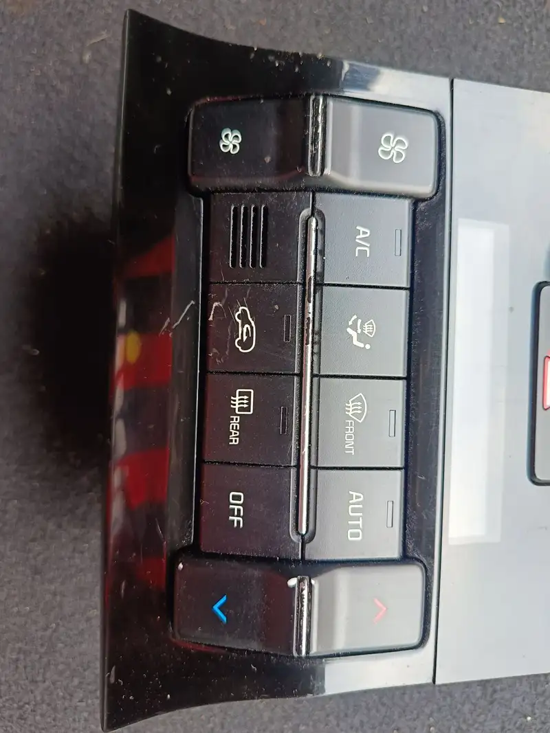 KIA Sonet Ac Control switch