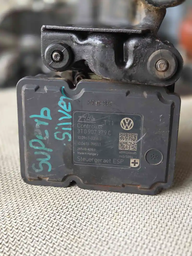 2010 to 2014 Skoda Superb ABS