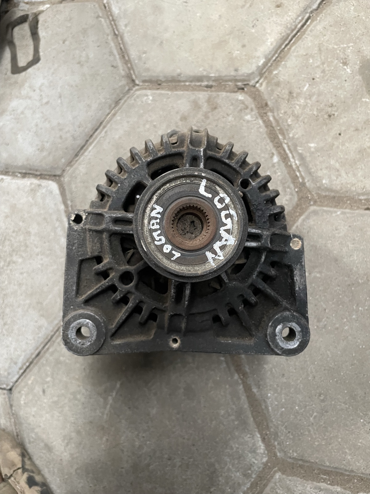 Logan/Verito/Alternator