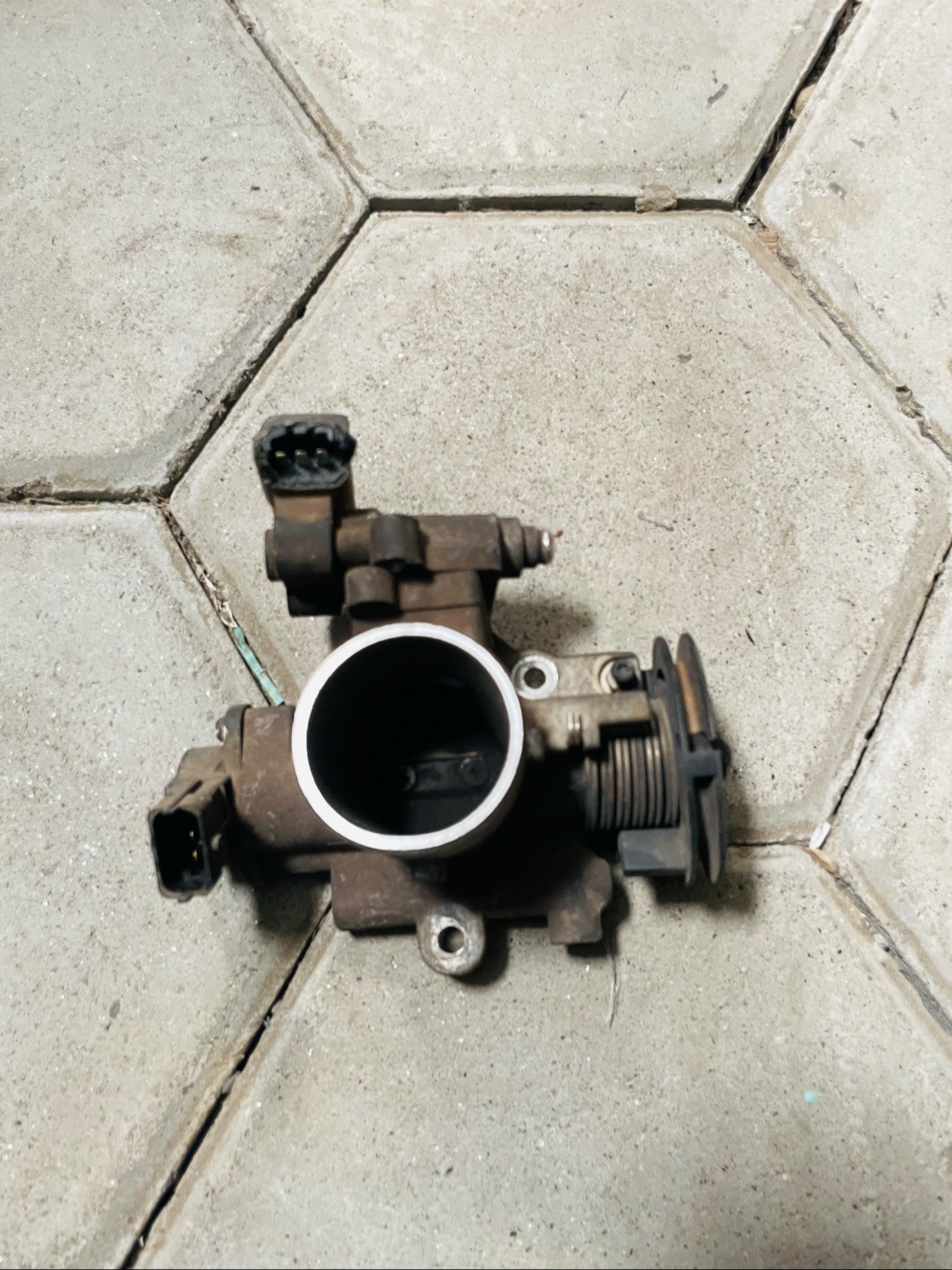 Eon/I10 throttle body