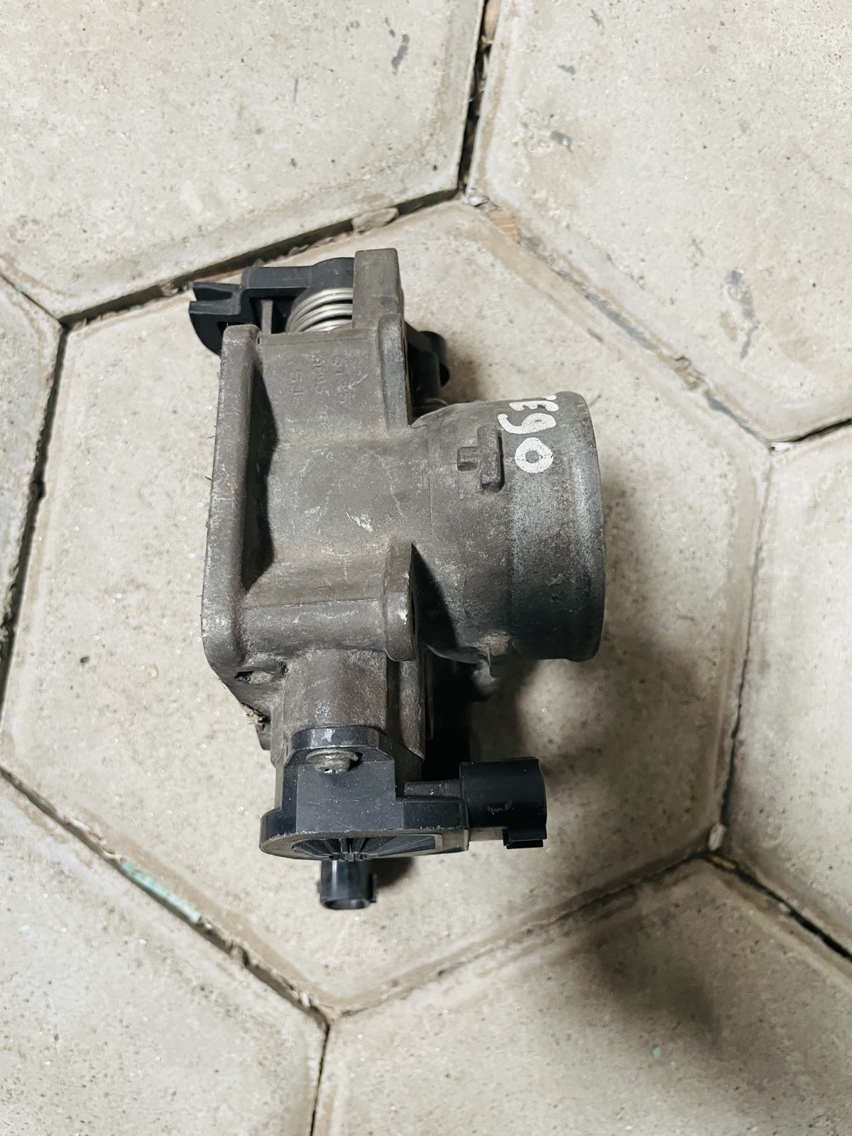 Maruthi Eeco throttle body