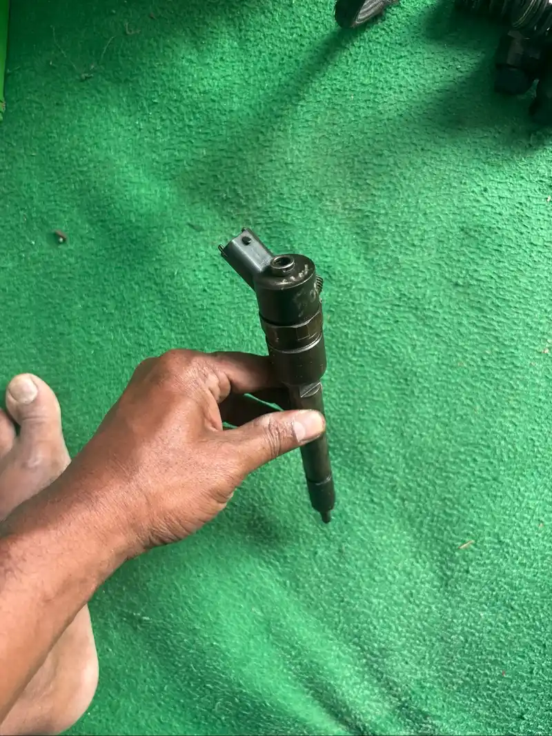 XUV 500 Fuel injecter/ nozzle